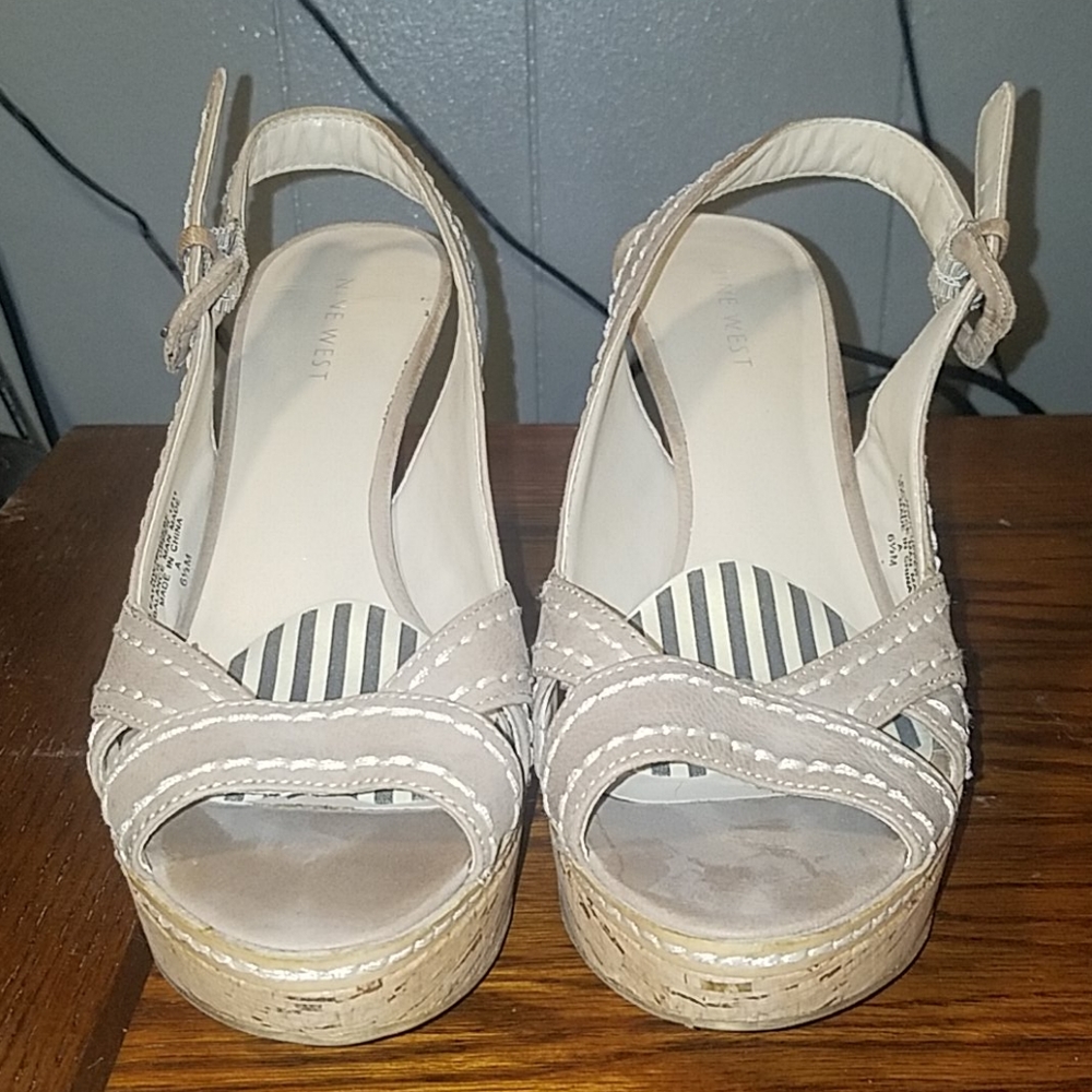 Shoes - Nine West Tan/Beige SZ 6.5 sling back